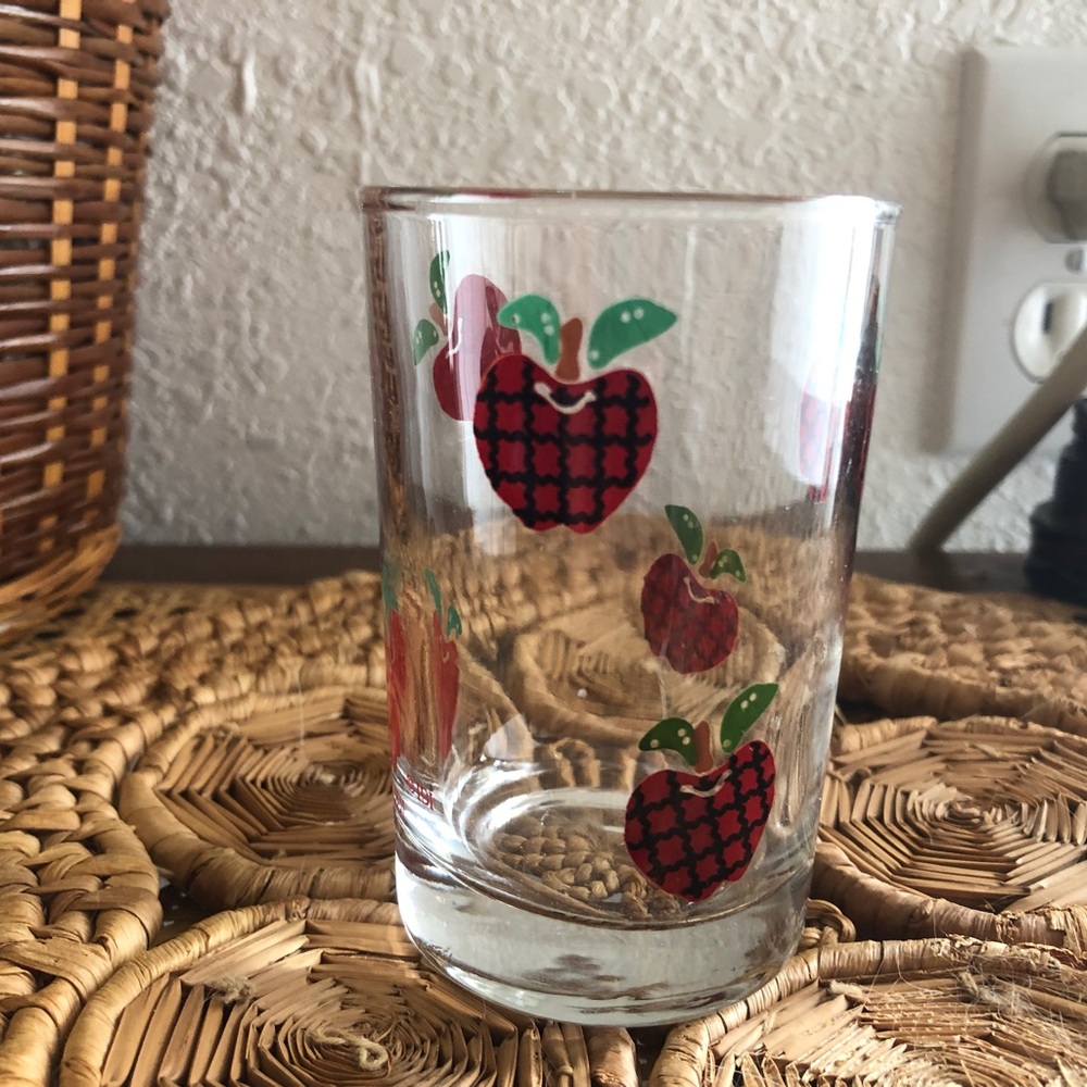 Anchor Hocking Plaid Apple Creamer & Juice Glass Set - Picture 12 of 15